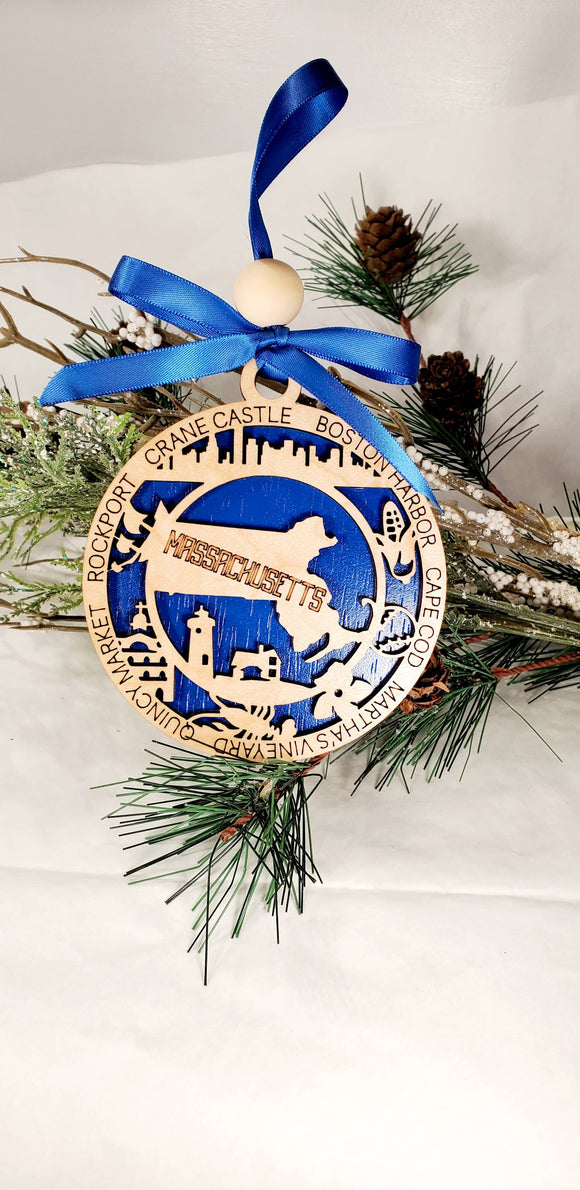 '25 Massachusetts Souvenir Ornament with Detailed Cut Design