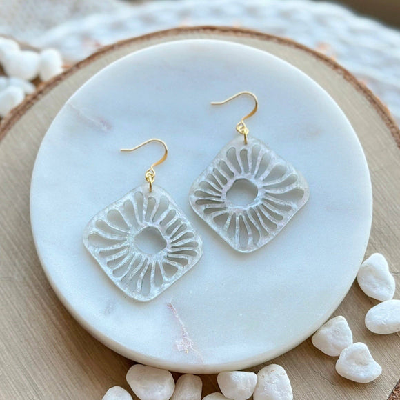 Earrings: Pearl cutout